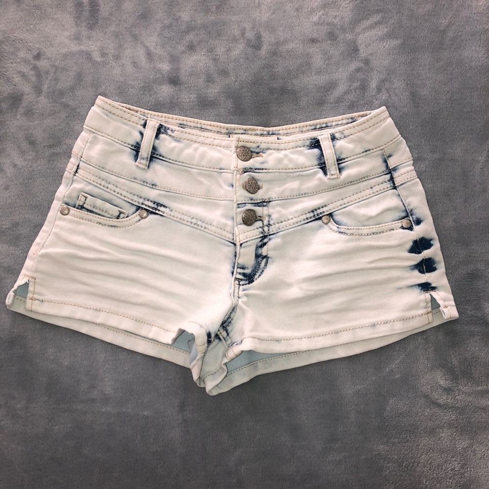 Acid Washed Shorts - Rue 21